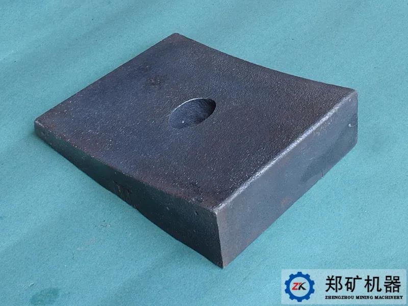 破碎機鄂板.jpg 破碎機鄂板.jpg